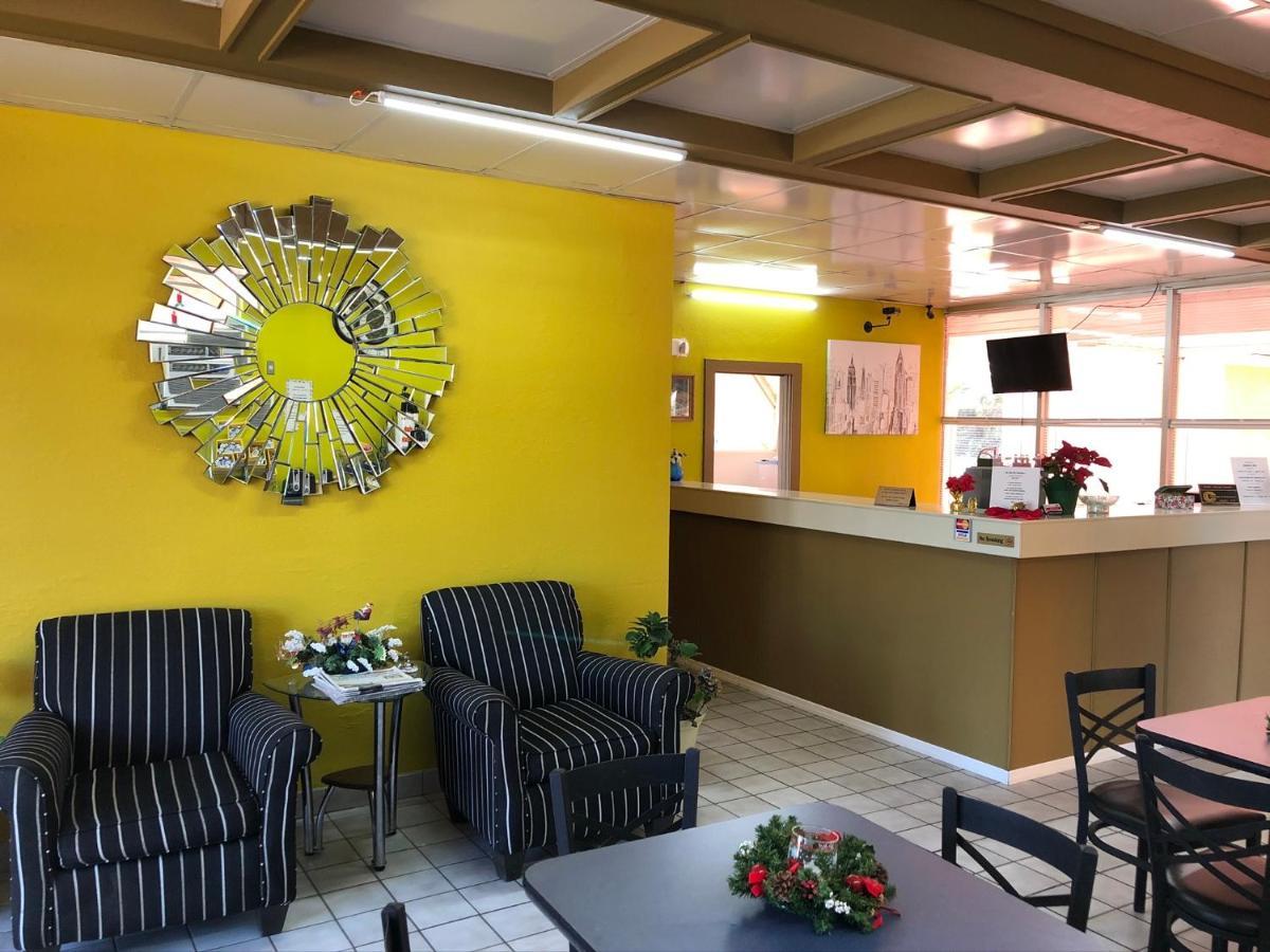 Regency Inn Пери Екстериор снимка