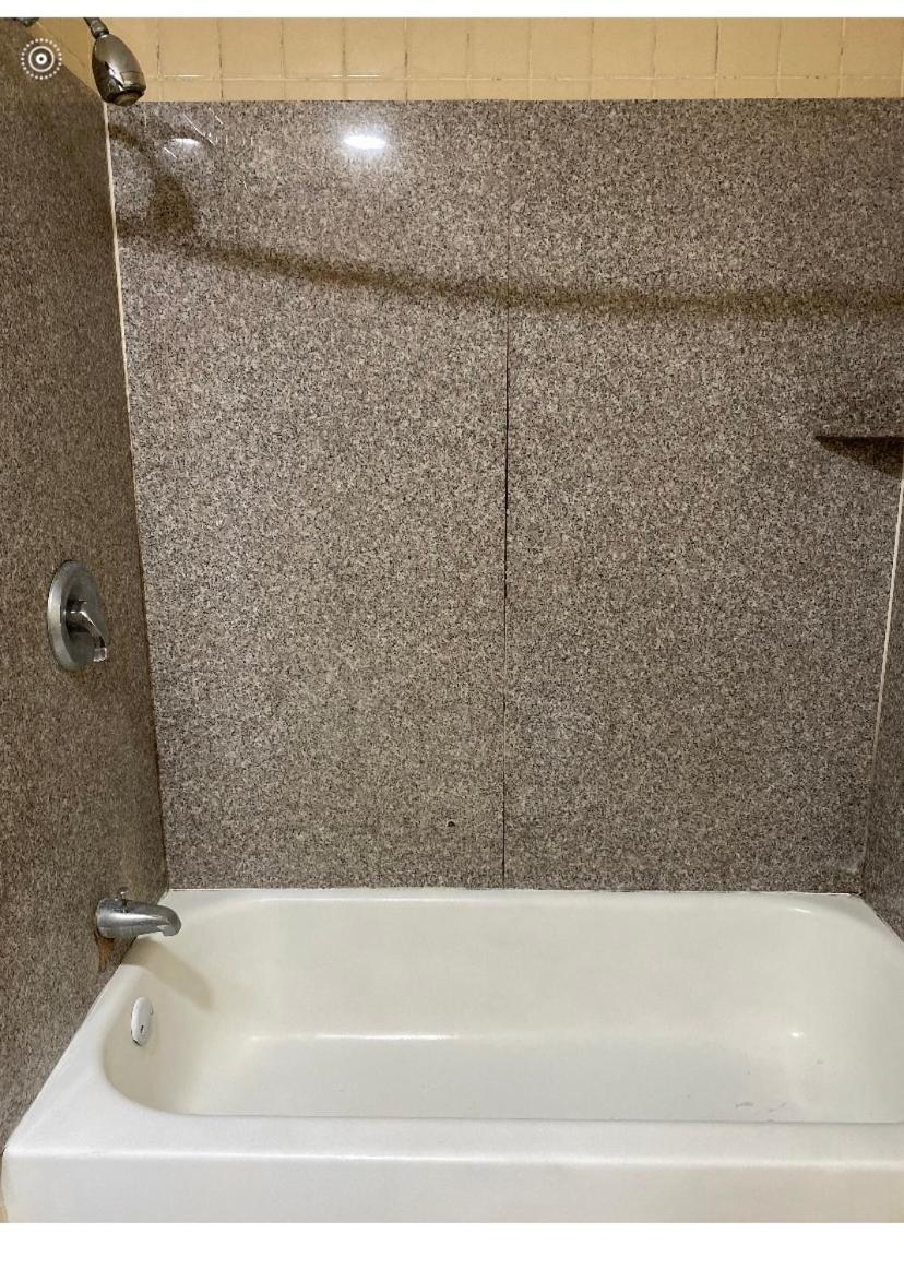 Regency Inn Пери Екстериор снимка